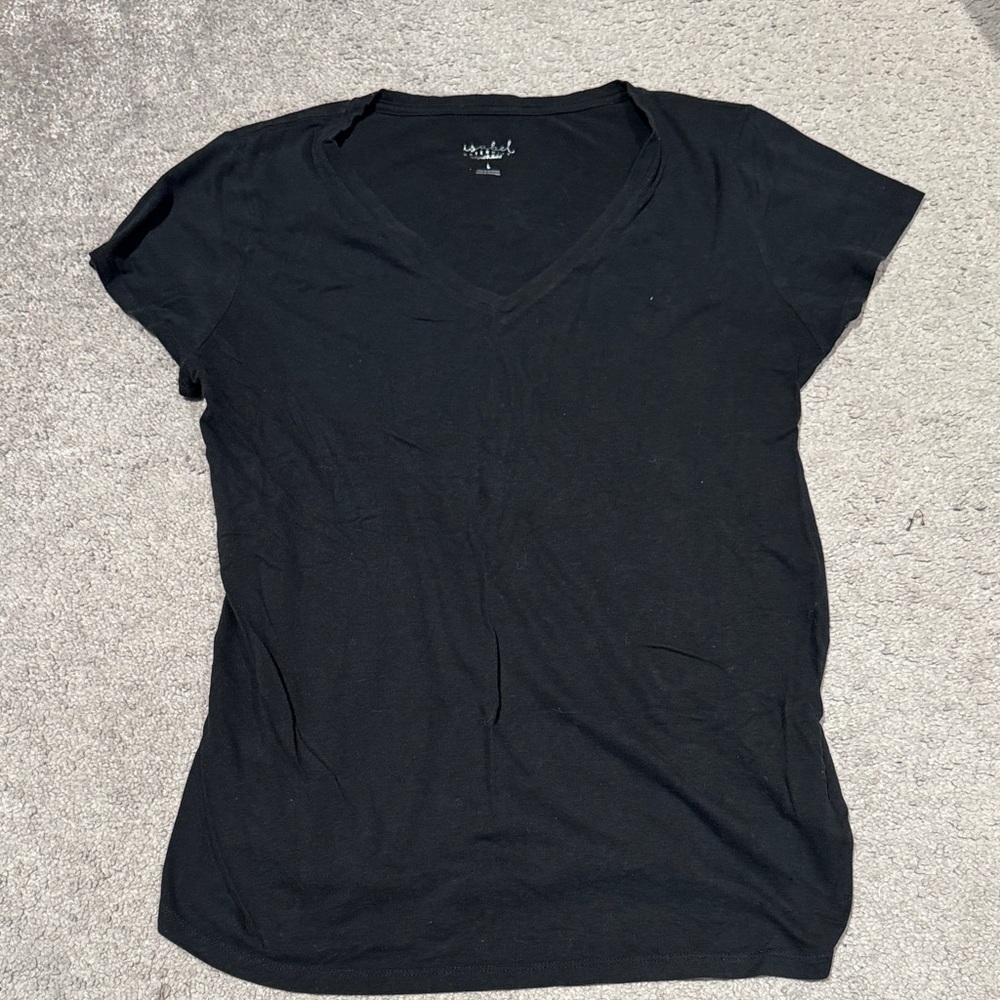 Isabel Maternity by Ingrid & Isabel Black V-Neck Short Sleeve Tee